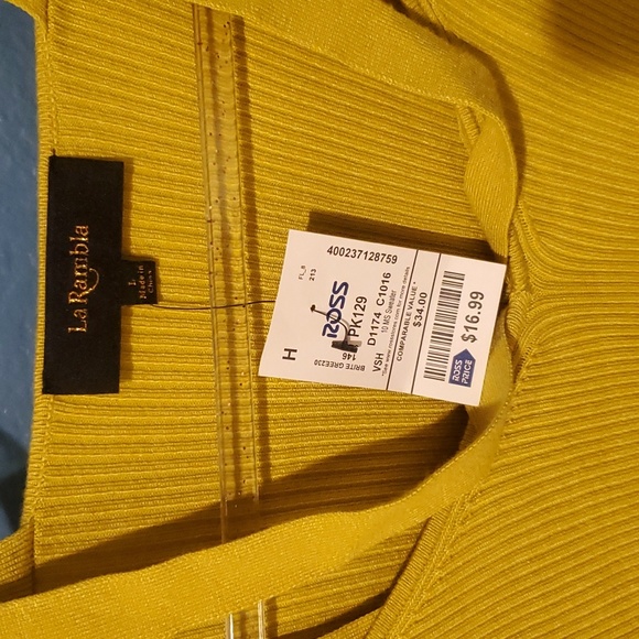 Sweater - Picture 3 of 3